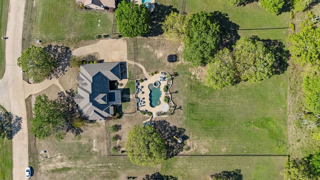 2121 Cross Creek Drive, Scurry, TX 75158