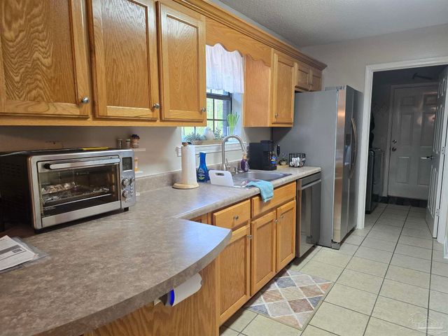 3007 N 21st Ave, Milton, FL 32583