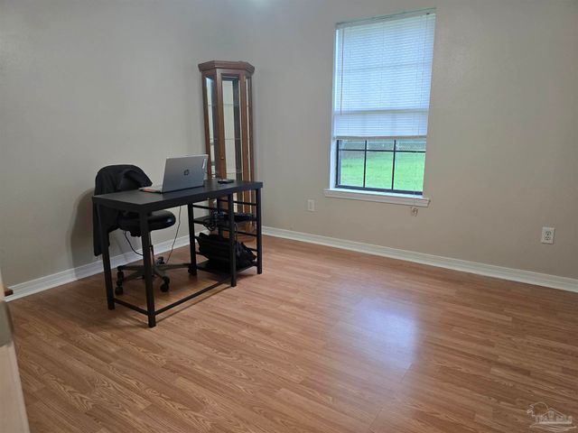 3007 N 21st Ave, Milton, FL 32583