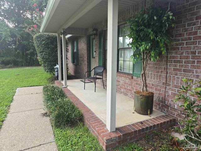 3007 N 21st Ave, Milton, FL 32583