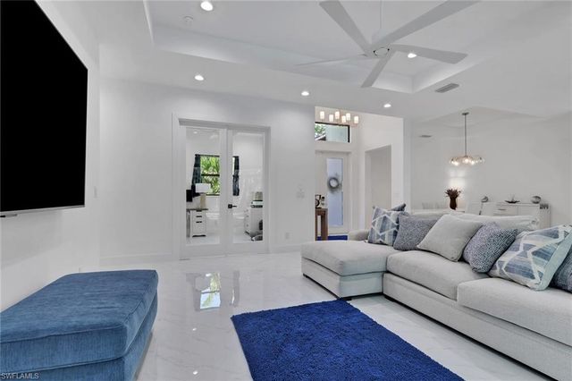 491 9th ST SW, Naples, FL 34117