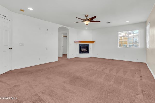 345 Lakeview Drive, Palmdale, CA 93551