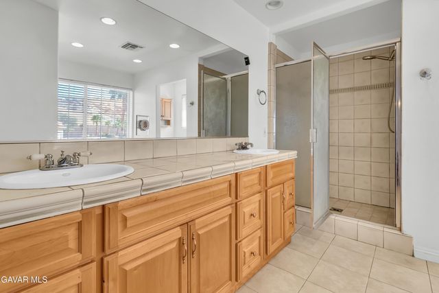 345 Lakeview Drive, Palmdale, CA 93551