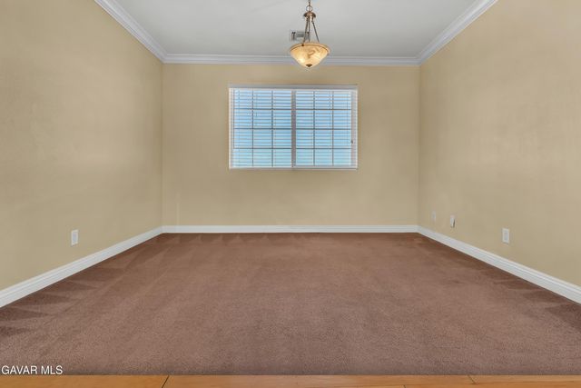 345 Lakeview Drive, Palmdale, CA 93551