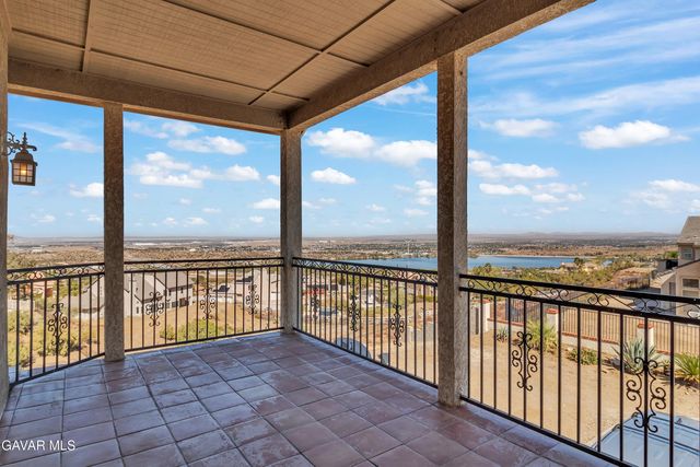 345 Lakeview Drive, Palmdale, CA 93551