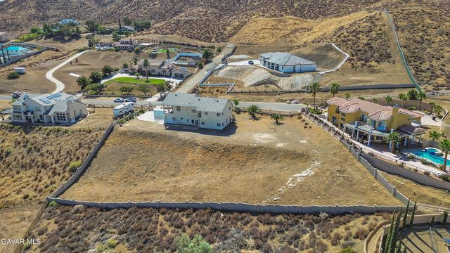 345 Lakeview Drive, Palmdale, CA 93551