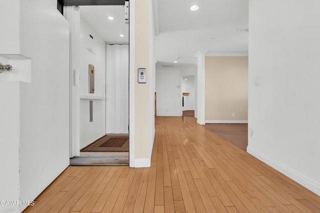 345 Lakeview Drive, Palmdale, CA 93551