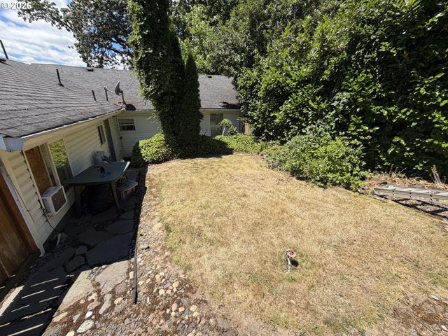 825 YALE Ave, Gladstone, OR 97027