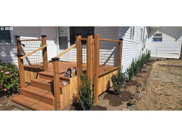 825 YALE Ave, Gladstone, OR 97027