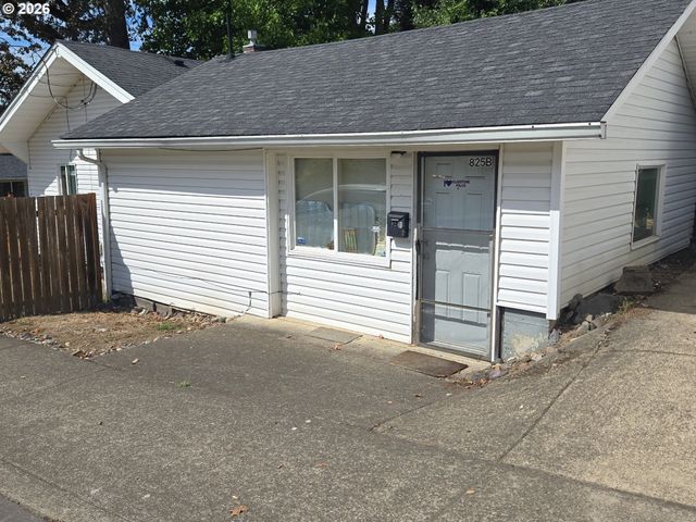 825 YALE Ave, Gladstone, OR 97027