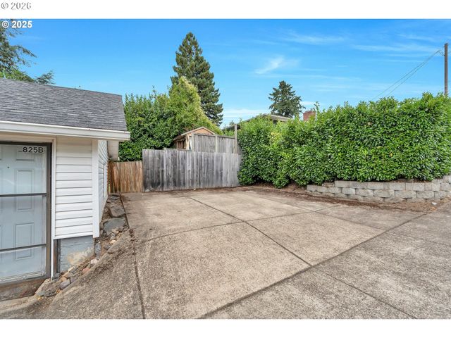 825 YALE Ave, Gladstone, OR 97027