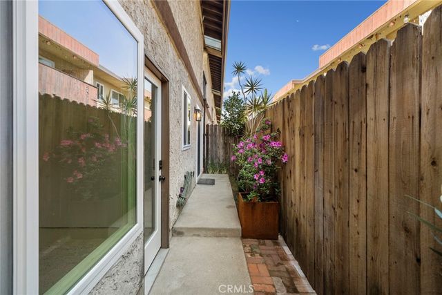 63 N Roosevelt 2, Pasadena, CA 91107