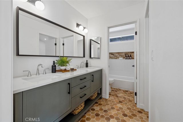 63 N Roosevelt 2, Pasadena, CA 91107