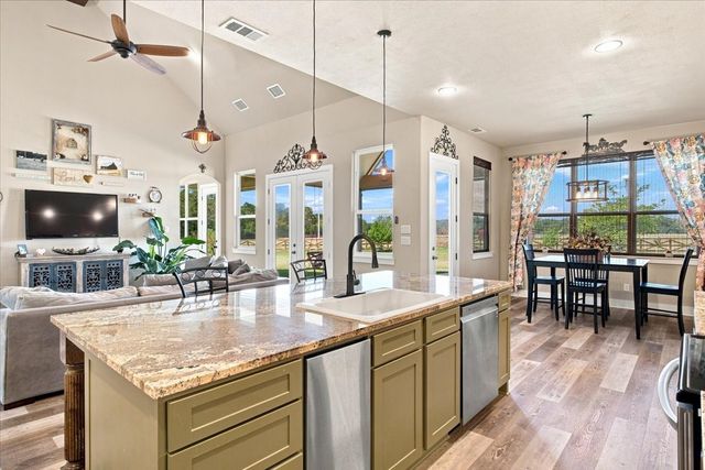 4182 Hidden Meadow Drive, Quinlan, TX 75474