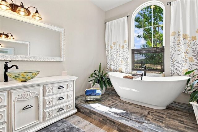 4182 Hidden Meadow Drive, Quinlan, TX 75474