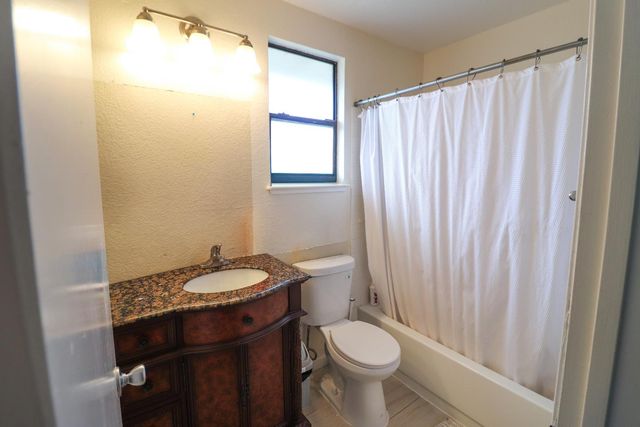 1188 RIO ROYAL, Sacramento, CA 95834