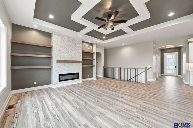 8720 Honeybee Lane, Lincoln, NE 68526