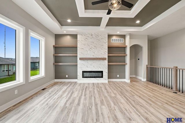 8720 Honeybee Lane, Lincoln, NE 68526
