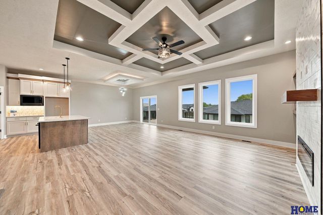 8720 Honeybee Lane, Lincoln, NE 68526