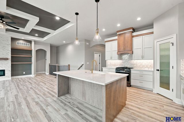 8720 Honeybee Lane, Lincoln, NE 68526