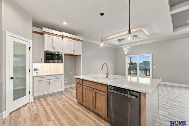 8720 Honeybee Lane, Lincoln, NE 68526