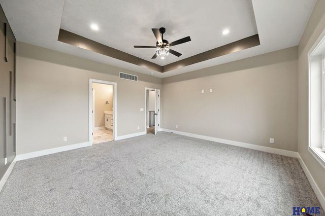 8720 Honeybee Lane, Lincoln, NE 68526
