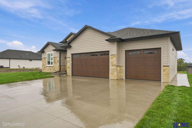 8720 Honeybee Lane, Lincoln, NE 68526