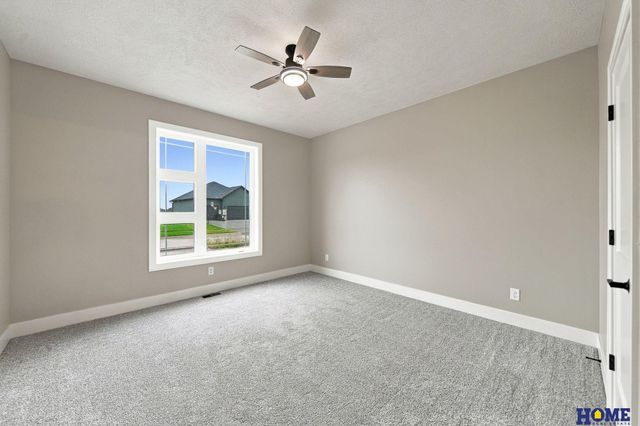 8720 Honeybee Lane, Lincoln, NE 68526