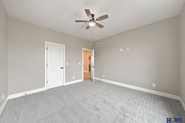8720 Honeybee Lane, Lincoln, NE 68526