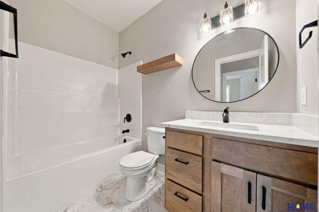 8720 Honeybee Lane, Lincoln, NE 68526