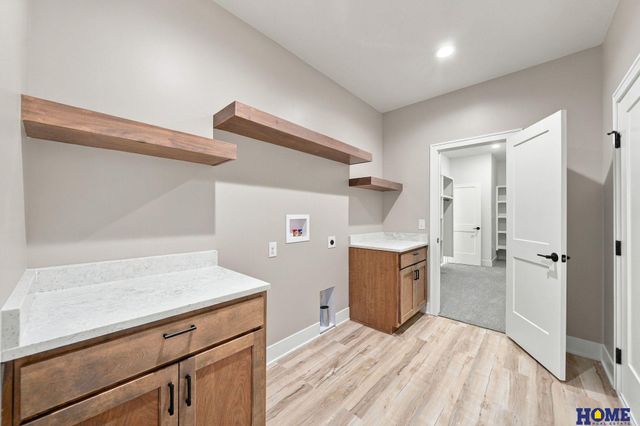 8720 Honeybee Lane, Lincoln, NE 68526