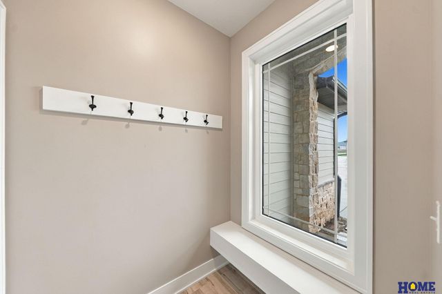 8720 Honeybee Lane, Lincoln, NE 68526