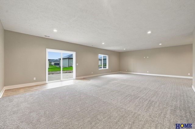 8720 Honeybee Lane, Lincoln, NE 68526