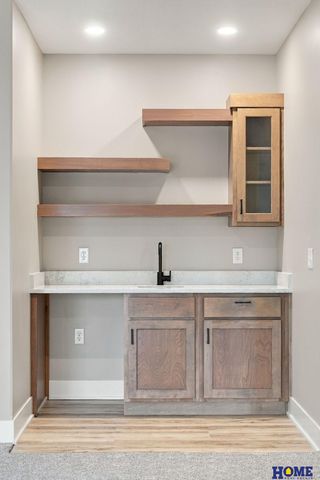 8720 Honeybee Lane, Lincoln, NE 68526