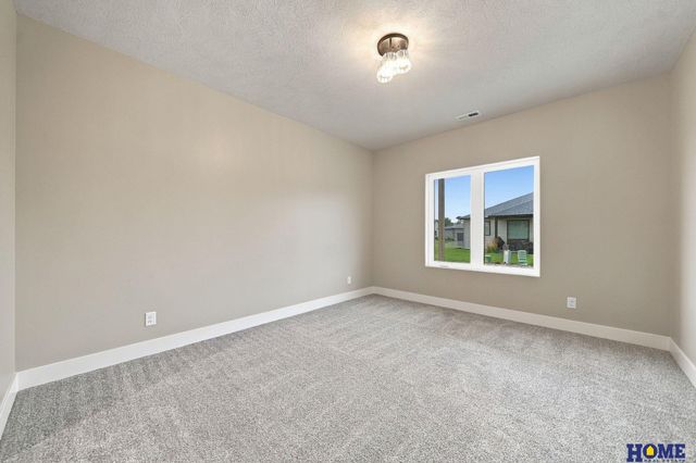 8720 Honeybee Lane, Lincoln, NE 68526