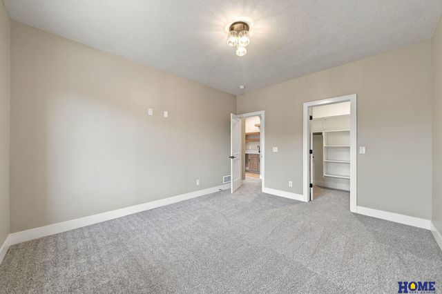 8720 Honeybee Lane, Lincoln, NE 68526