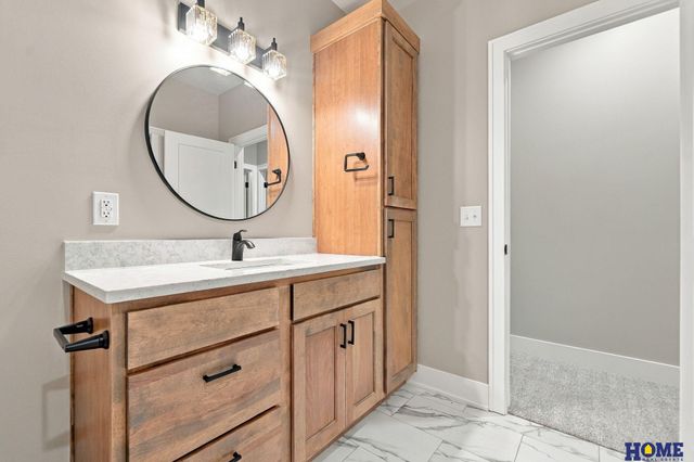 8720 Honeybee Lane, Lincoln, NE 68526