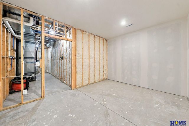 8720 Honeybee Lane, Lincoln, NE 68526
