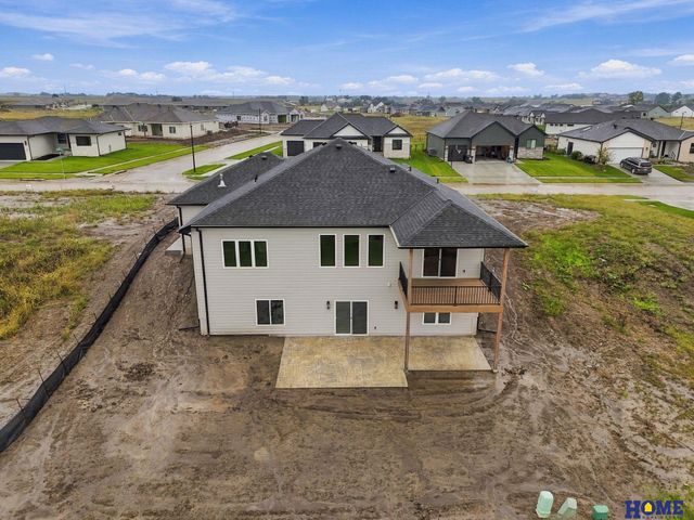 8720 Honeybee Lane, Lincoln, NE 68526
