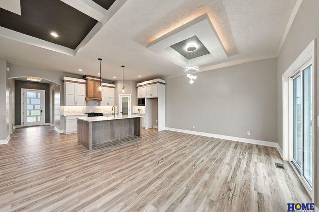8720 Honeybee Lane, Lincoln, NE 68526