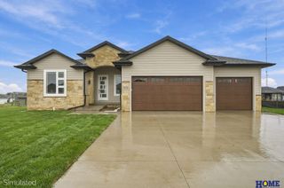 8720 Honeybee Lane, Lincoln, NE 68526