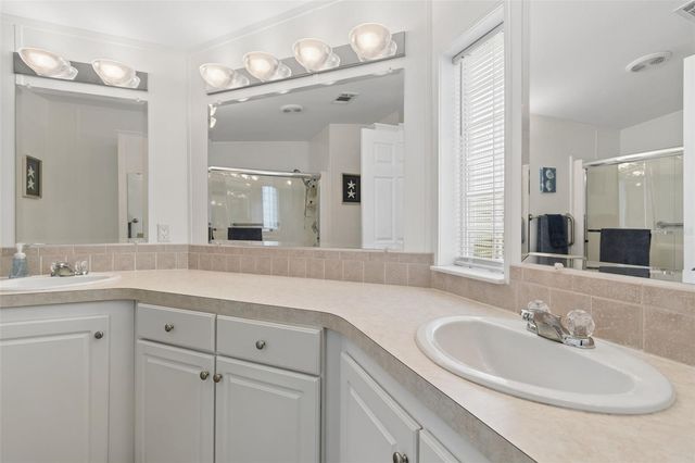 18 MOUNTAIN LAUREL DRIVE, Palm Harbor, FL 34684