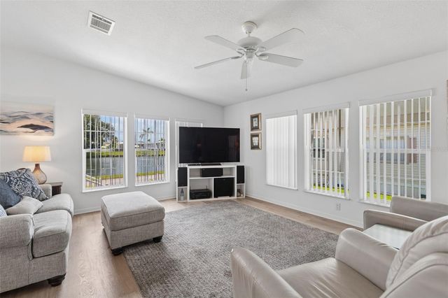 18 MOUNTAIN LAUREL DRIVE, Palm Harbor, FL 34684