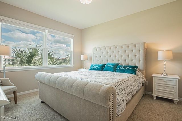 9378 Pocida CT 202, Naples, FL 34119