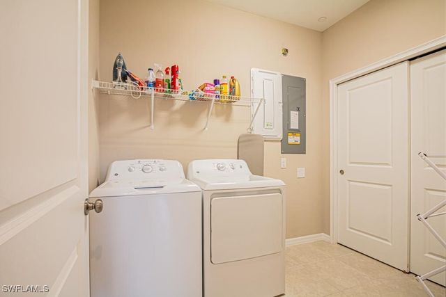 9378 Pocida CT 202, Naples, FL 34119