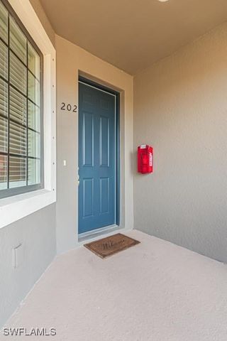 9378 Pocida CT 202, Naples, FL 34119