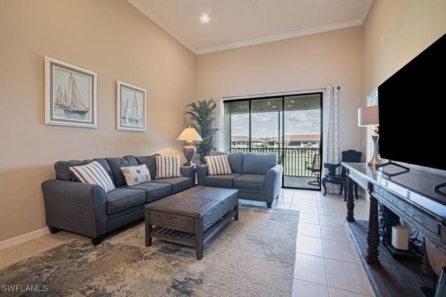 9378 Pocida CT 202, Naples, FL 34119