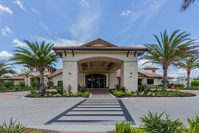 9378 Pocida CT 202, Naples, FL 34119