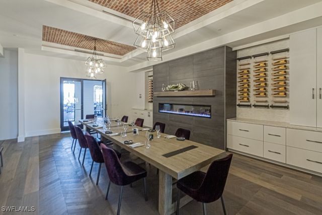 9378 Pocida CT 202, Naples, FL 34119