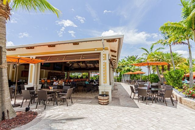 9378 Pocida CT 202, Naples, FL 34119